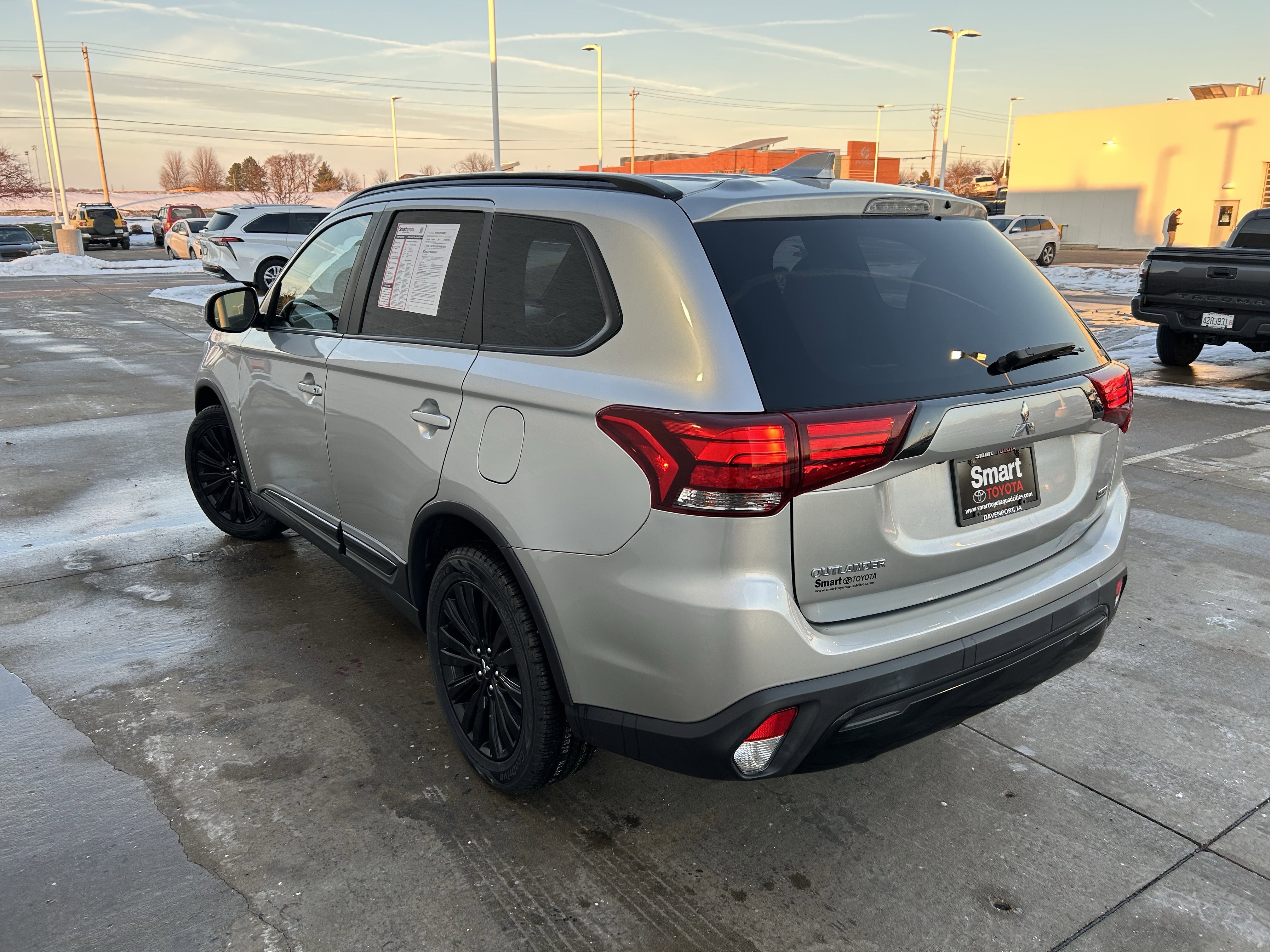 Used 2020 Mitsubishi Outlander LE image 4