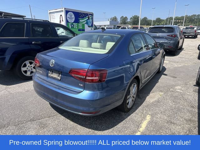 Used 2017 Volkswagen Jetta SEL FWD image 4
