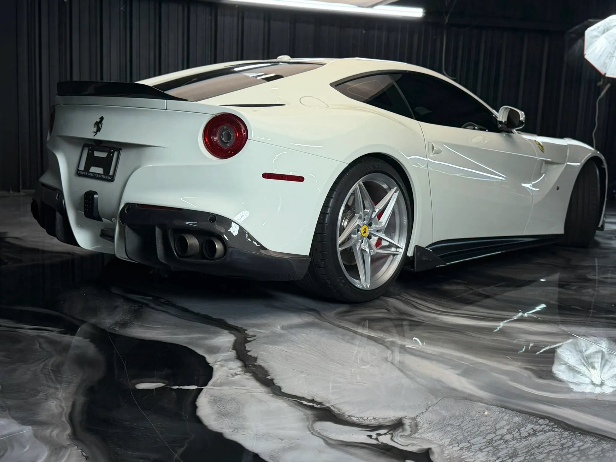 Used 2015 Ferrari F12 Berlinetta RWD image 25