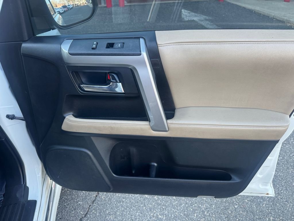 Used 2015 Toyota 4Runner Limited image 17