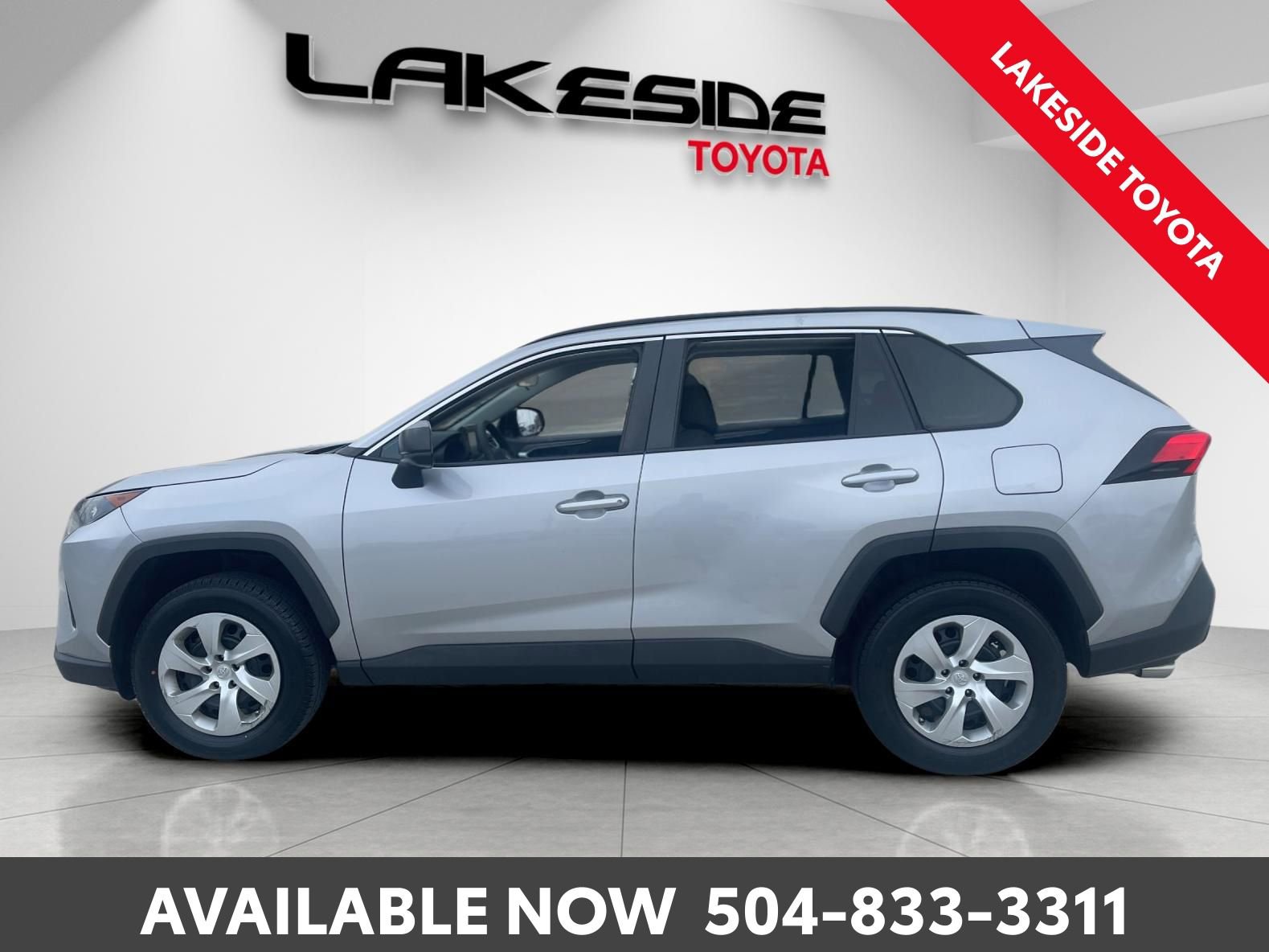 Used 2021 Toyota RAV4 LE image 3