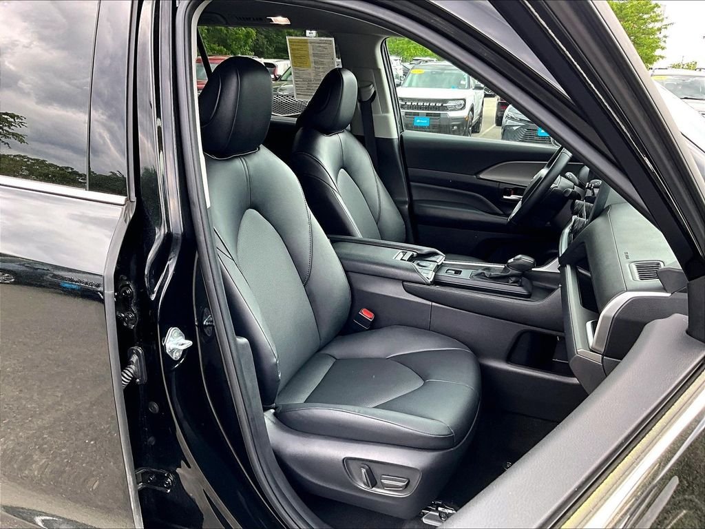 Used 2025 Toyota Grand Highlander AWD image 11