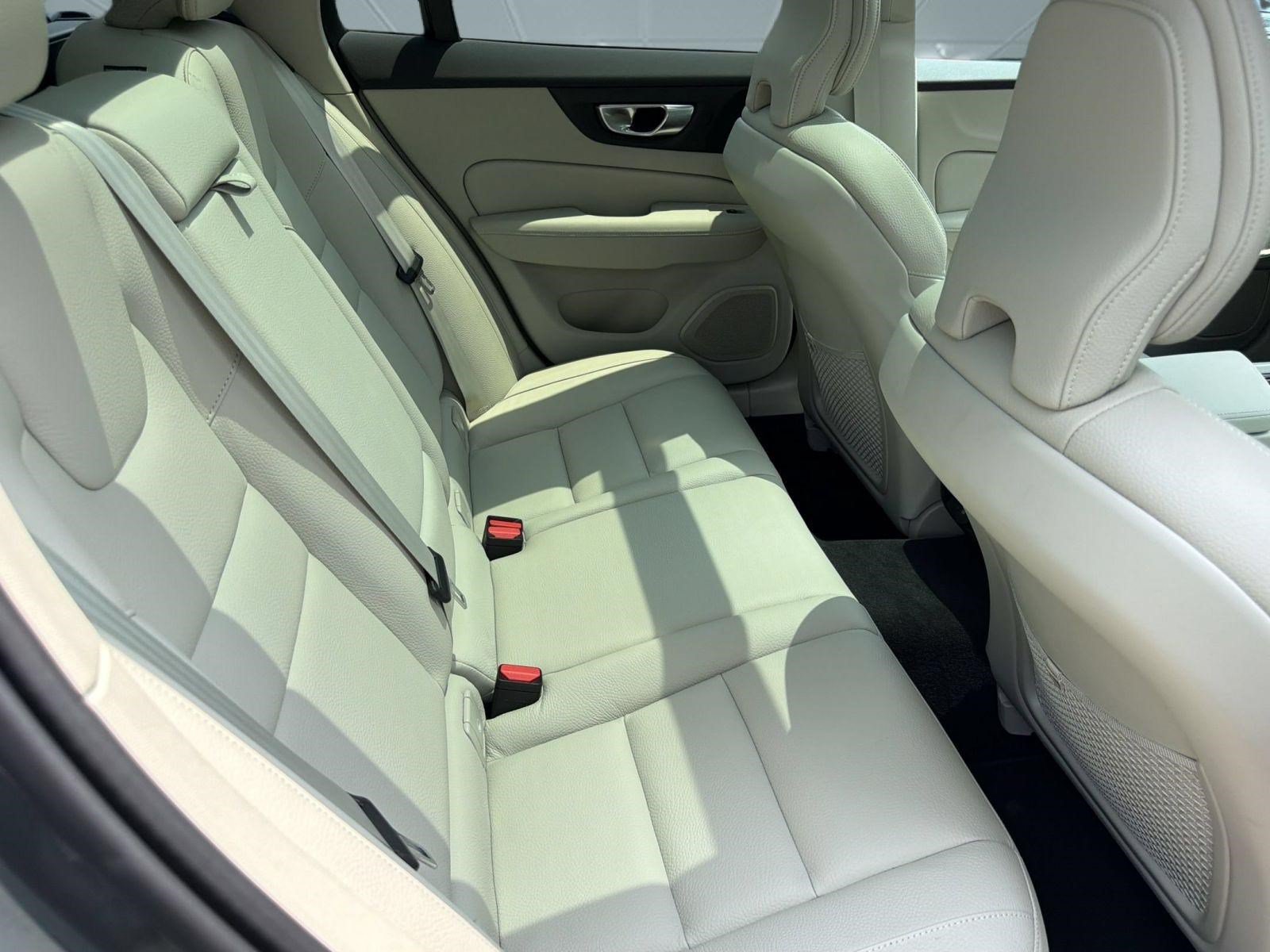 Certified 2026 Volvo V60 B5 Cross Country Plus AWD/4WD image 30
