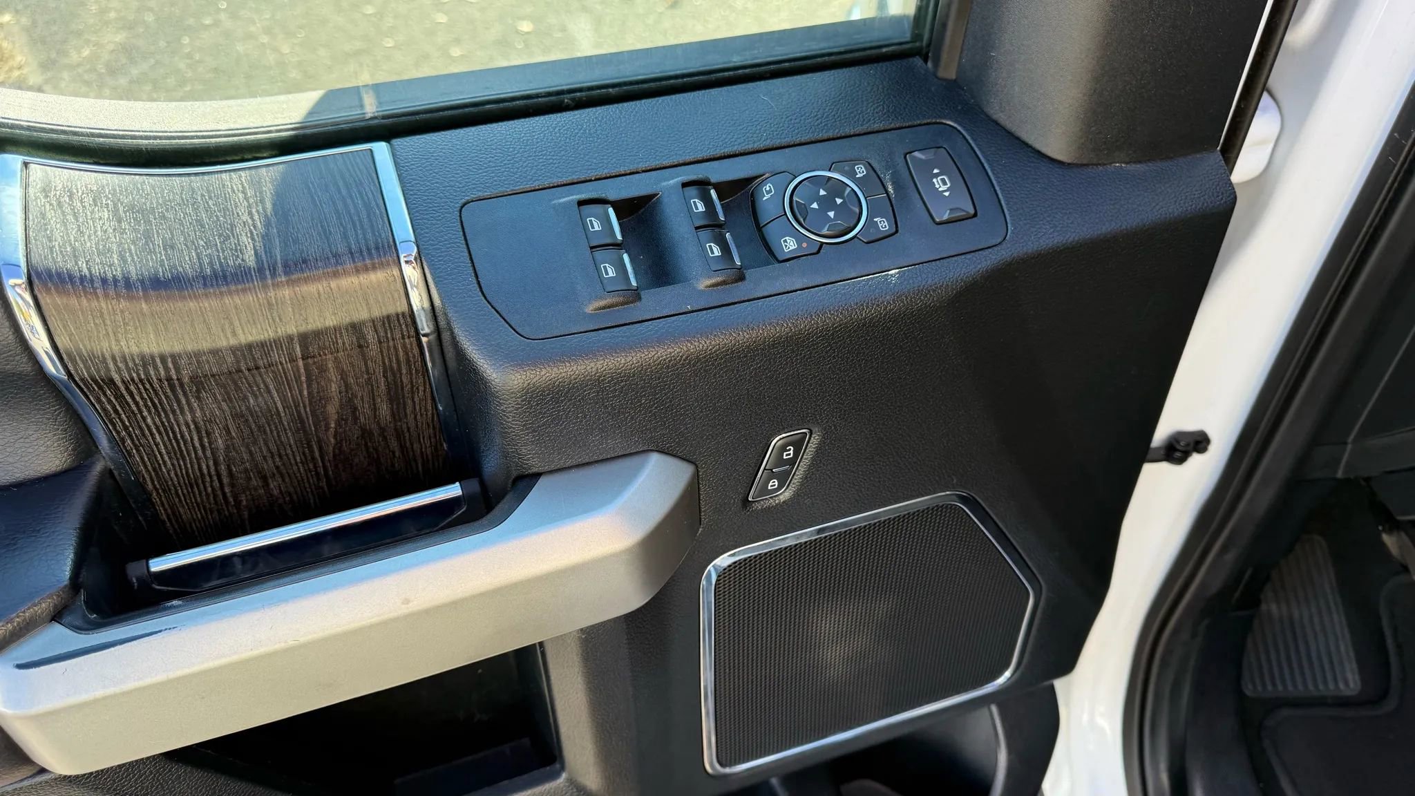 Used 2021 Ford F250 Lariat image 15