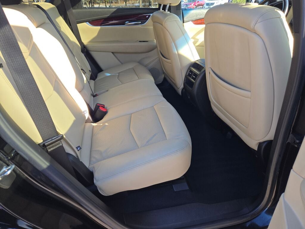Used 2019 Cadillac XT5 Luxury image 10