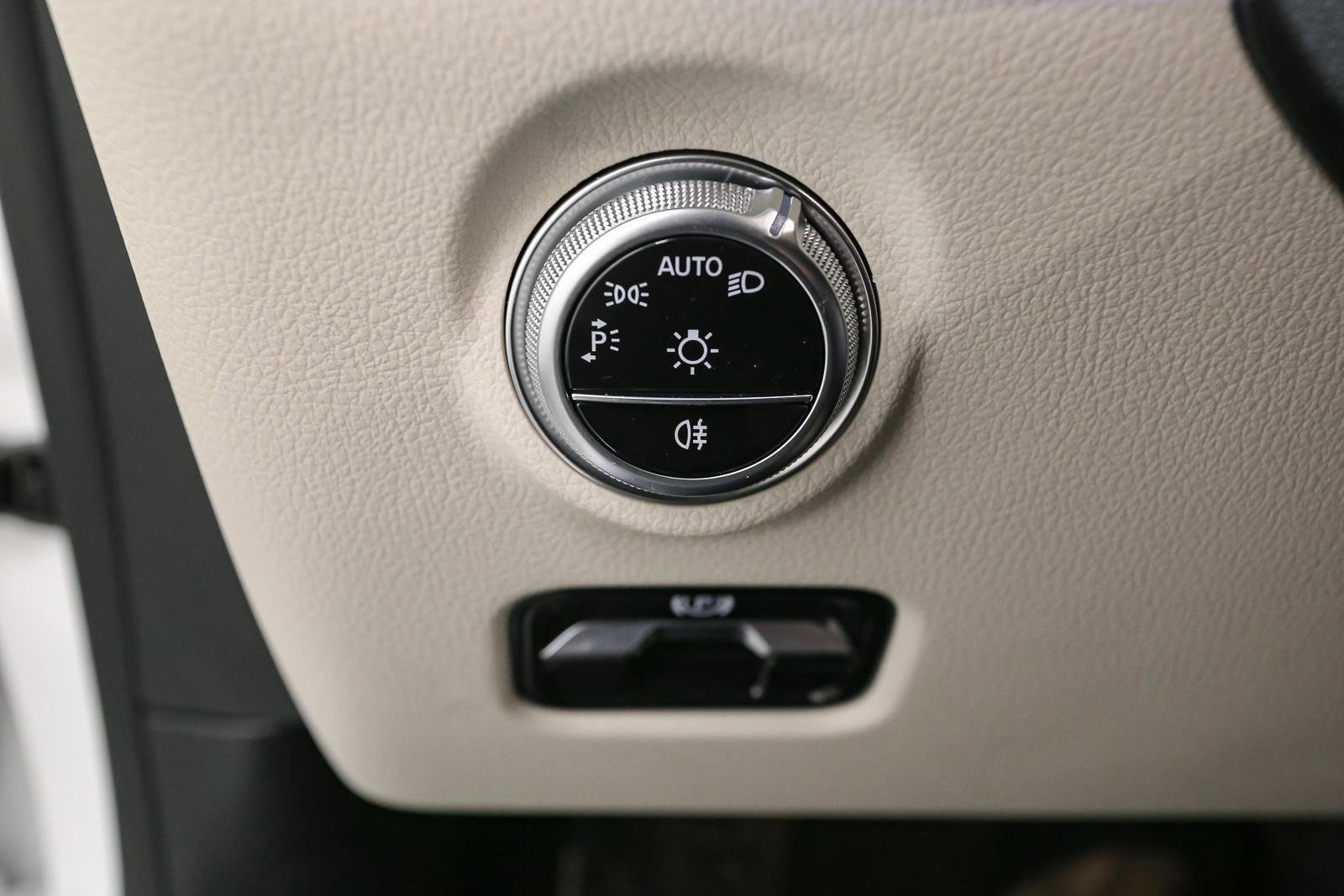 Used 2023 Mercedes-Benz C 300 4MATIC Sedan image 44