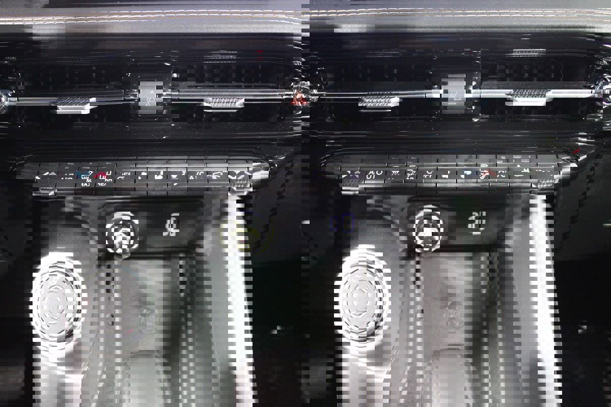 Used 2024 Alfa Romeo Tonale Ti AWD/4WD image 7