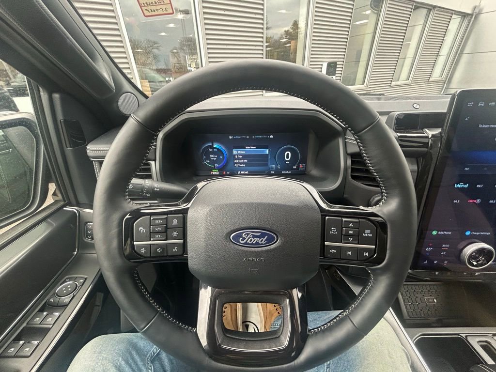 Used 2025 Ford F150 Lightning Platinum AWD/4WD image 15