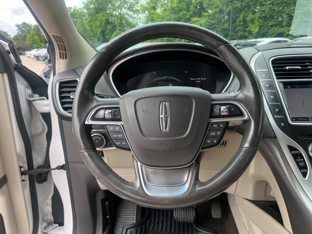 Used 2019 Lincoln Nautilus Select AWD/4WD image 23