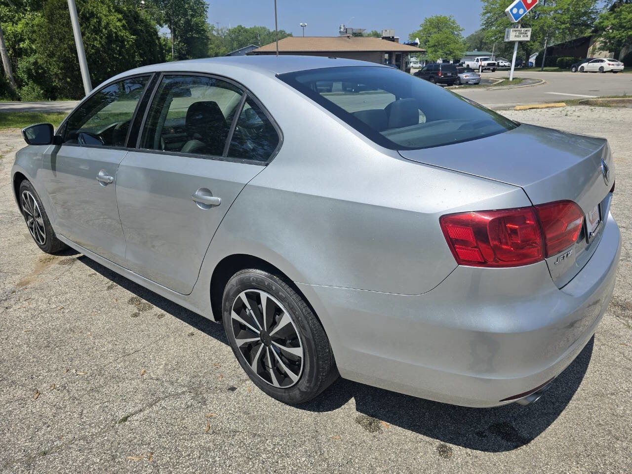 Used 2011 Volkswagen Jetta SE image 5