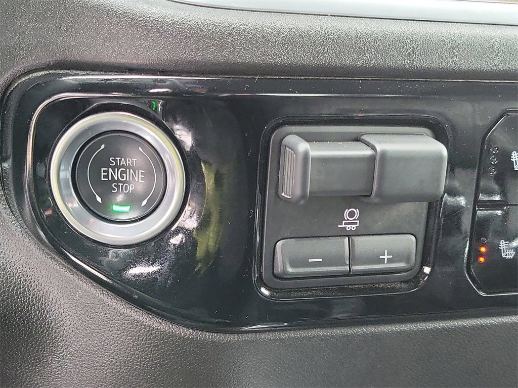 Used 2025 Chevrolet Silverado 1500 LT image 30