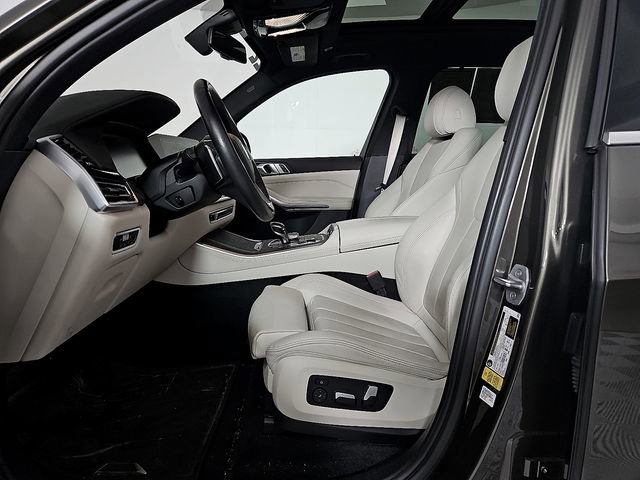 Used 2022 BMW X5 sDrive40i w/ Executive Package image 13