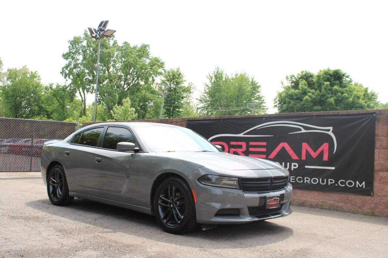 Used 2019 Dodge Charger SXT image 5