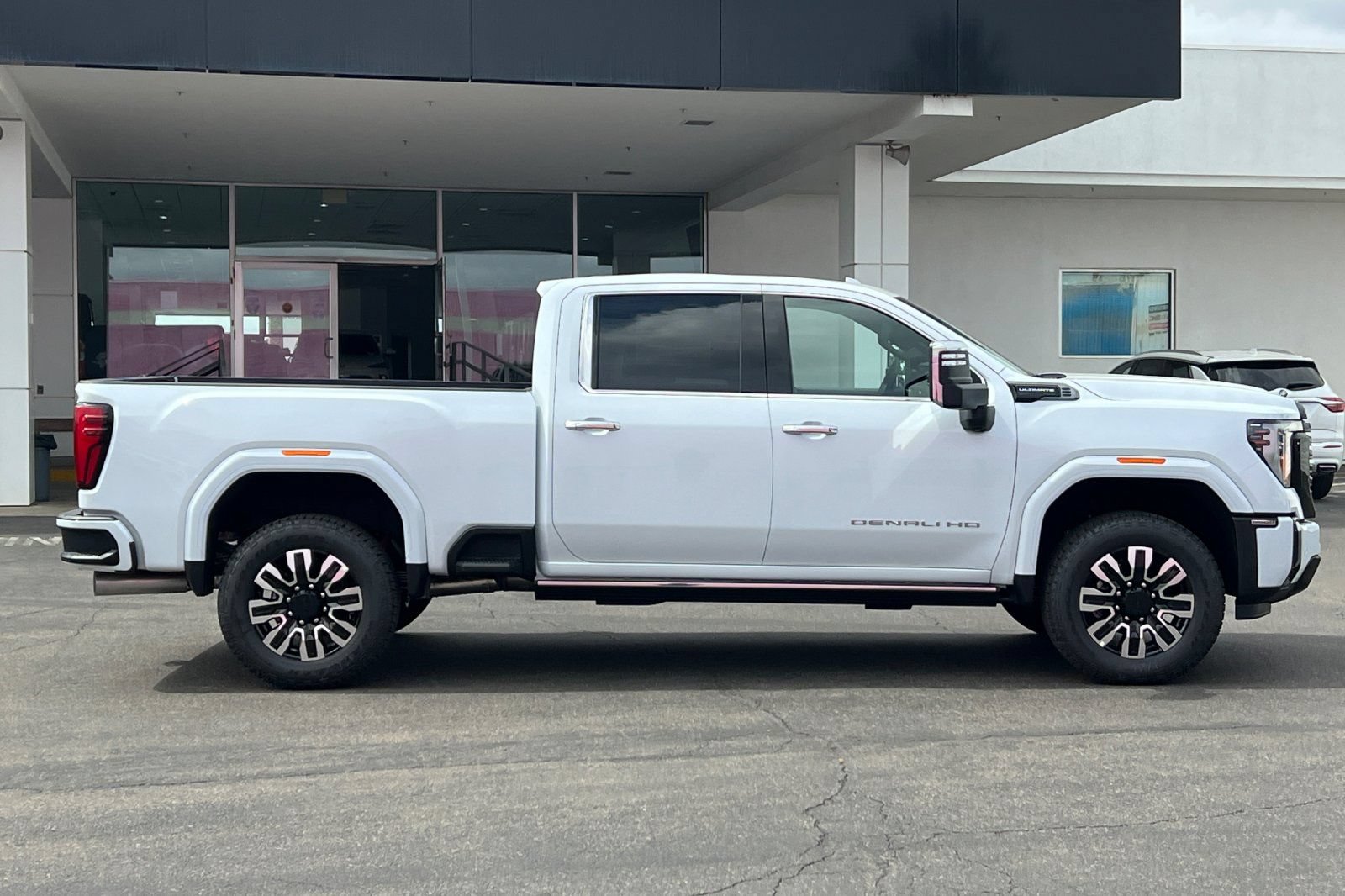 New 2026 GMC Sierra 2500 Denali Ultimate AWD/4WD image 3