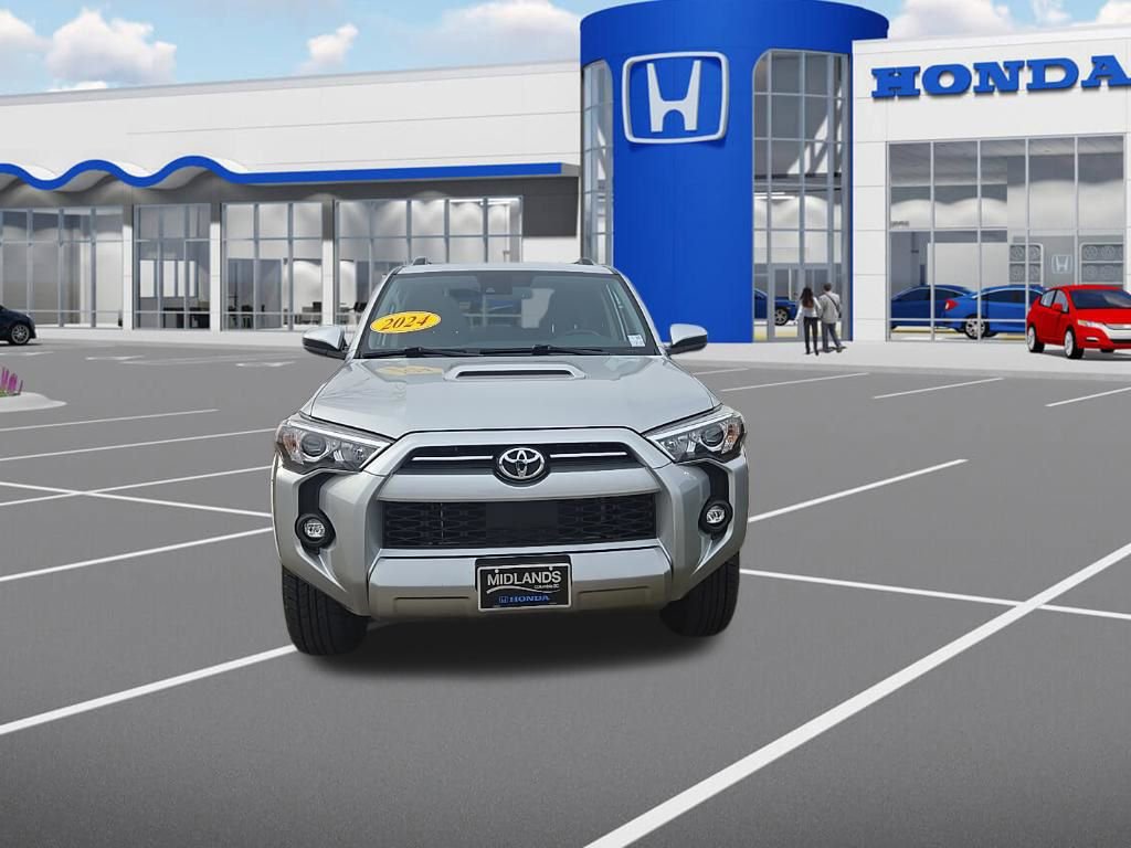 Used 2024 Toyota 4Runner TRD Off-Road image 2