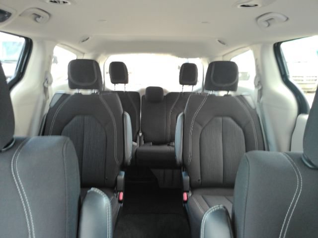 Used 2023 Chrysler Voyager LX FWD image 34