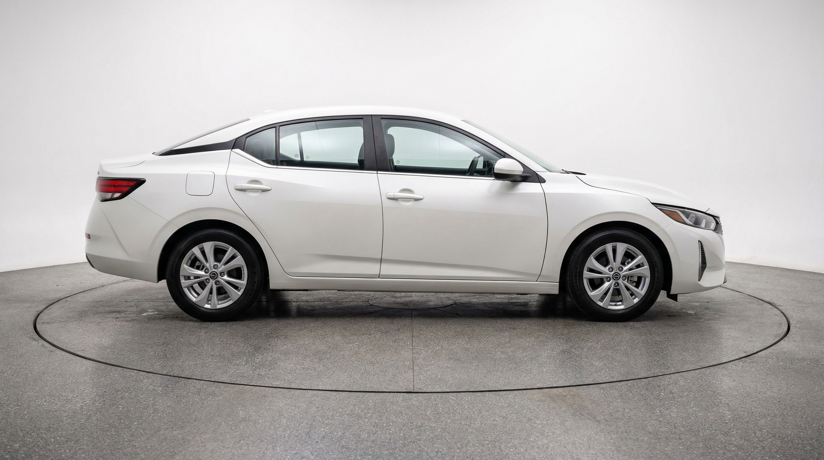 Used 2025 Nissan Sentra S image 11