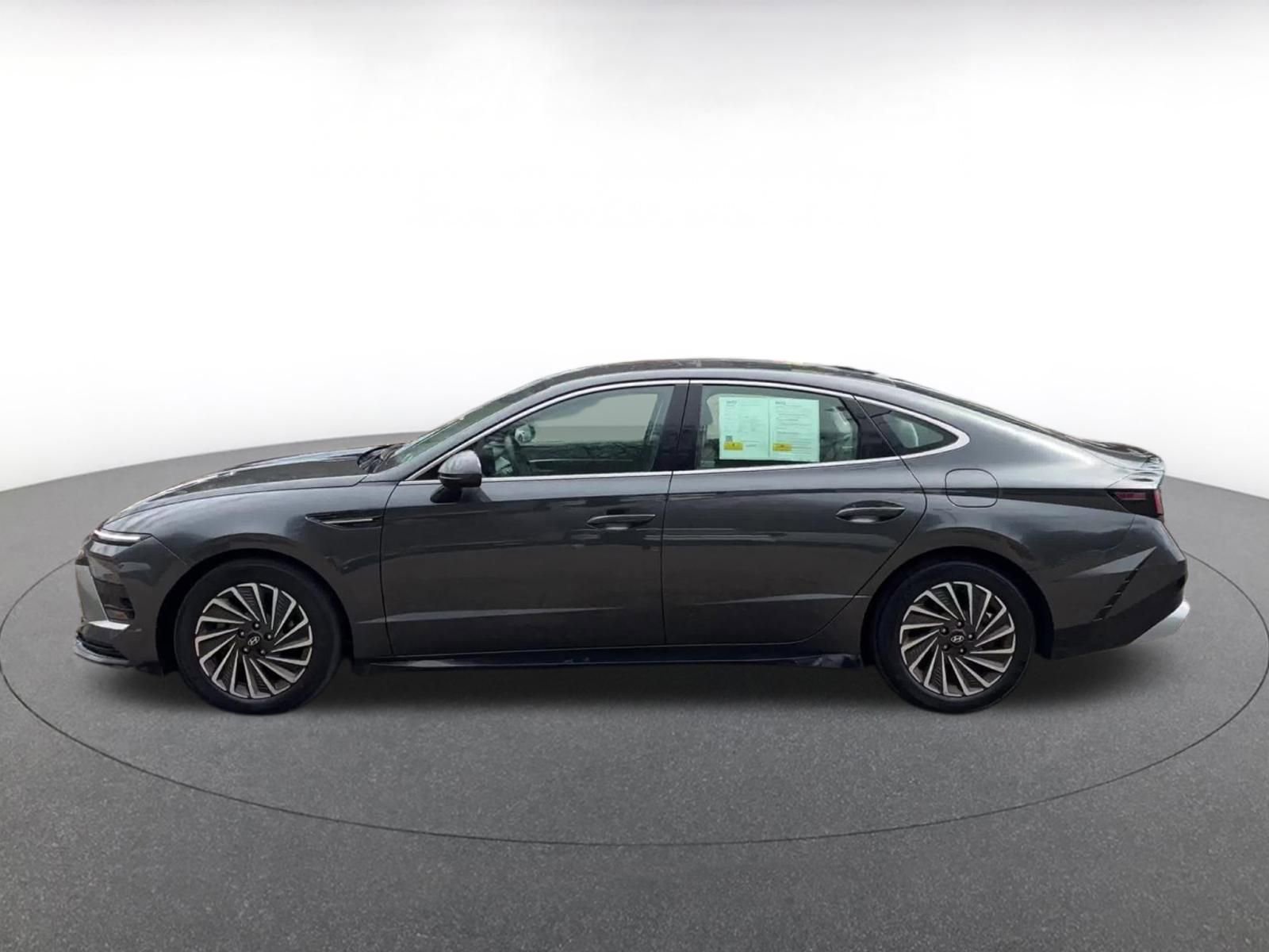 Used 2025 Hyundai Sonata SEL FWD image 9