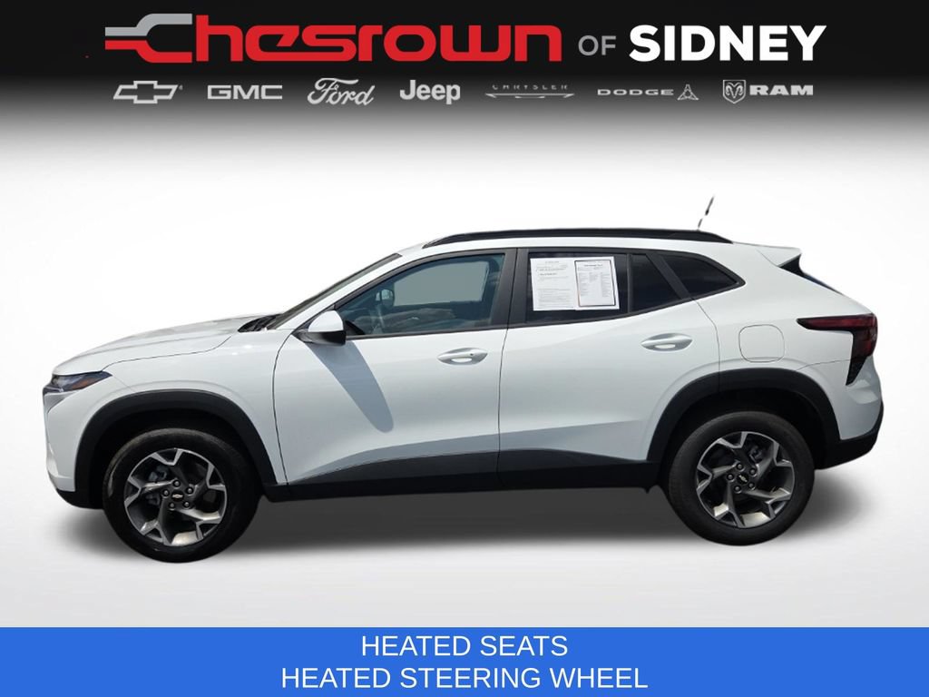 Used 2025 Chevrolet Trax LT w/ LT Convenience Package FWD image 8