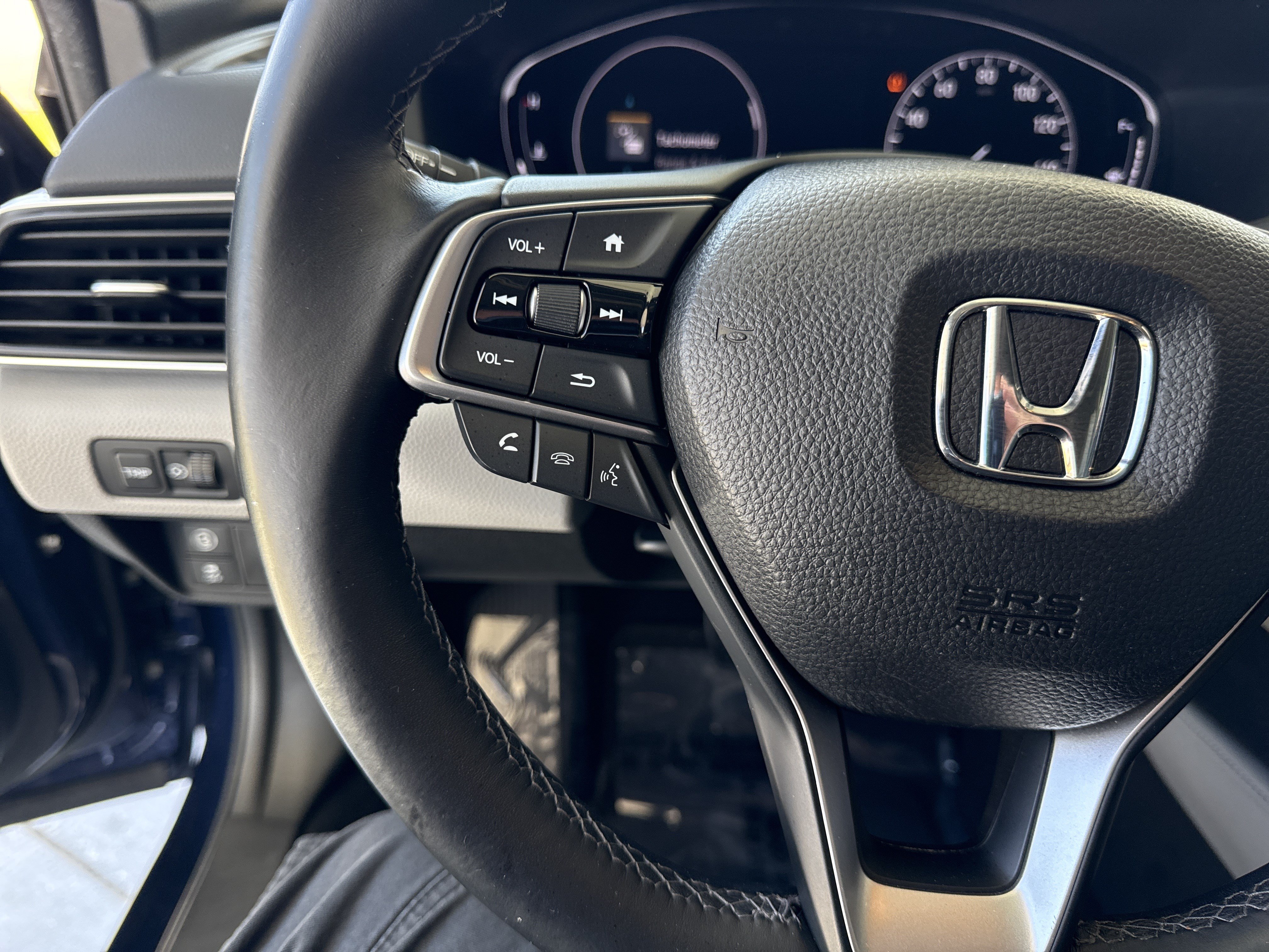 Used 2018 Honda Accord EX-L image 18