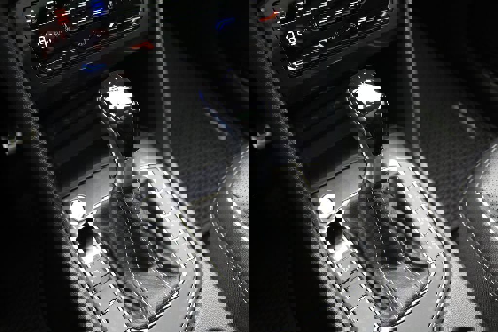 Used 2024 Volkswagen Tiguan SEL R-Line image 28