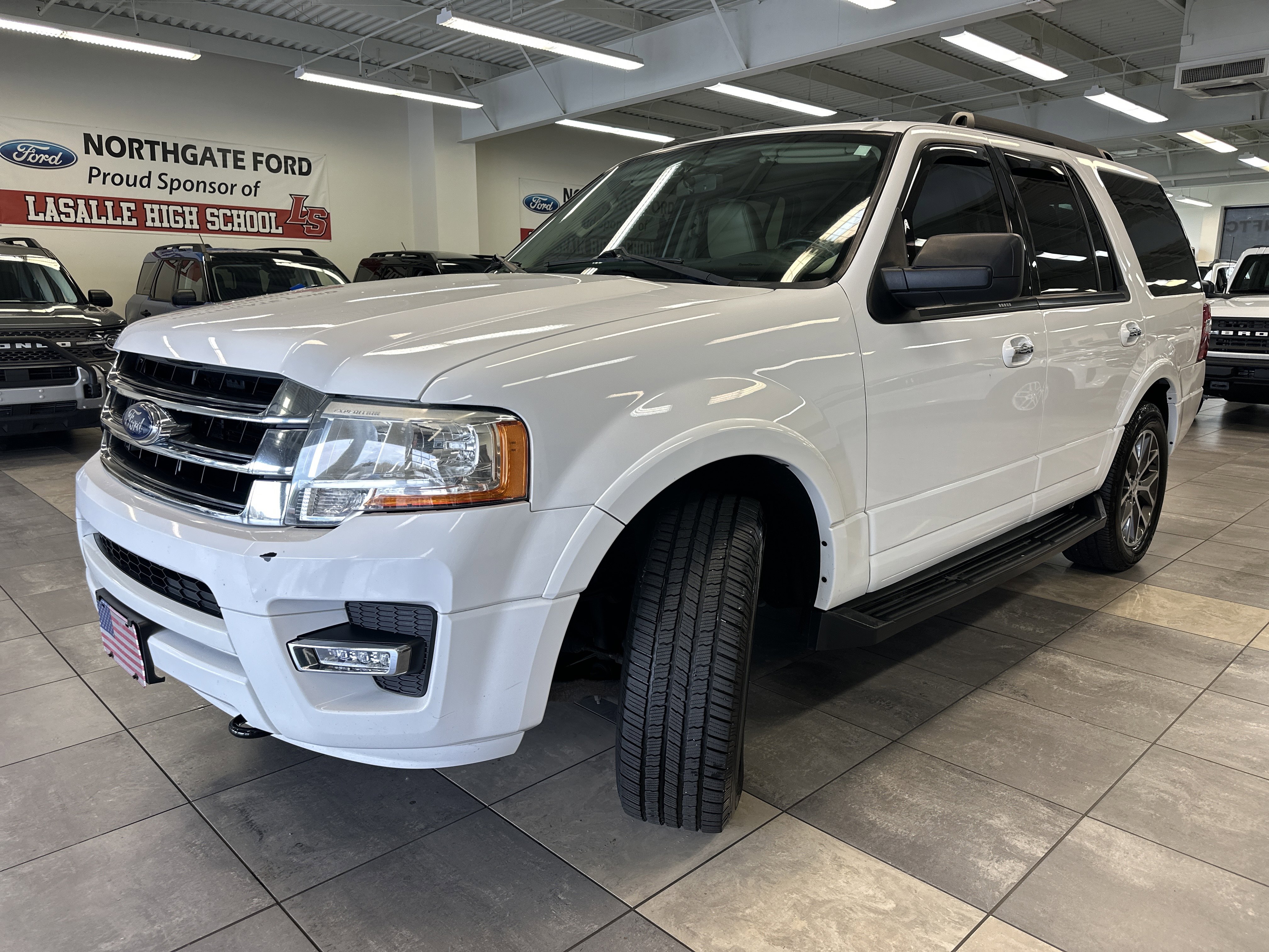 Used 2016 Ford Expedition XLT w/ Equipment Group 202A image 19