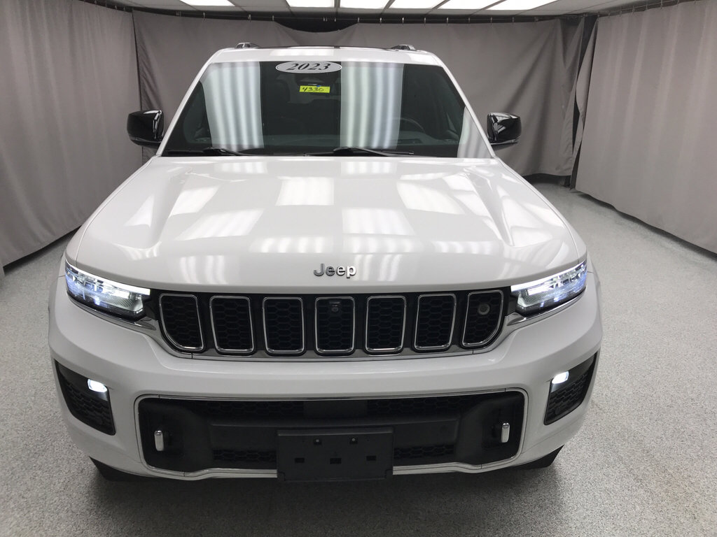Used 2023 Jeep Grand Cherokee Overland w/ Adv Protech Group III AWD/4WD image 28