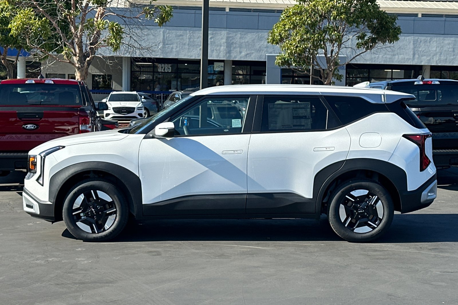 New 2027 Kia Seltos LX FWD image 7