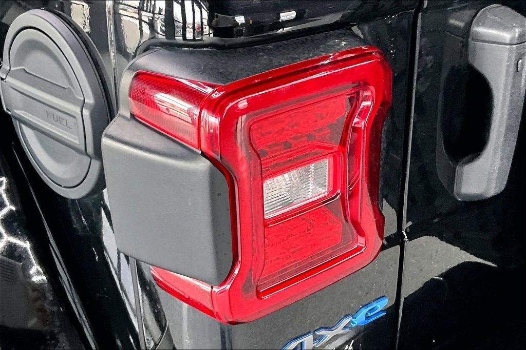 Used 2021 Jeep Wrangler Unlimited Rubicon 4xe w/ Dual Top Group image 22