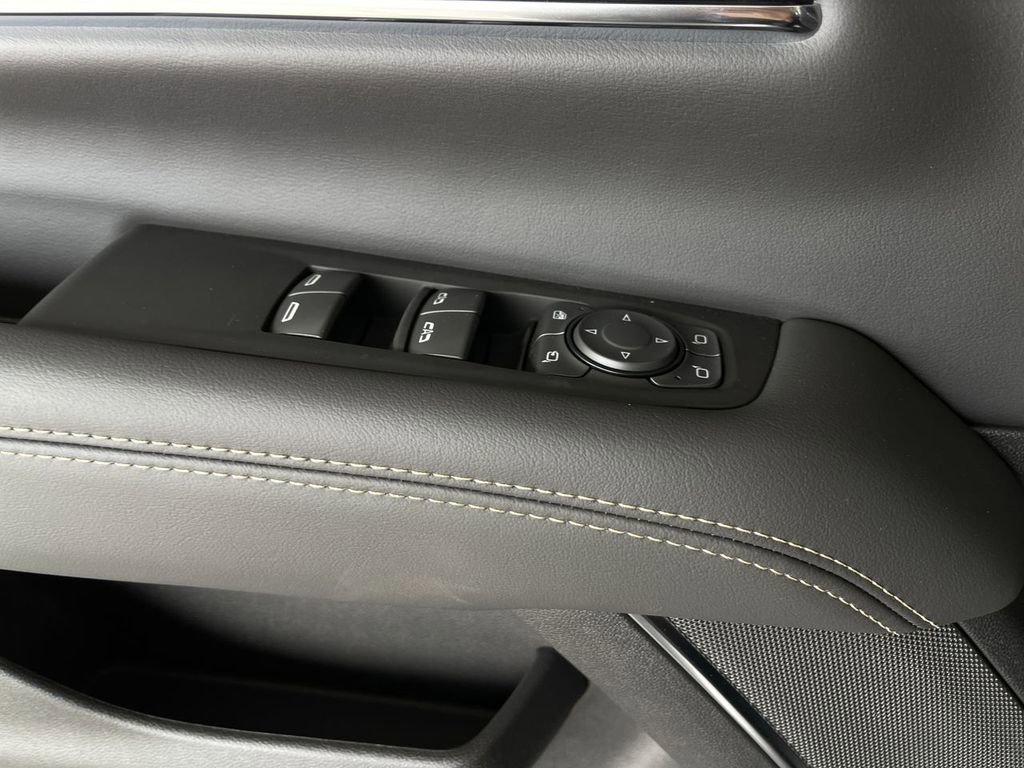 New 2026 GMC Yukon Elevation image 24