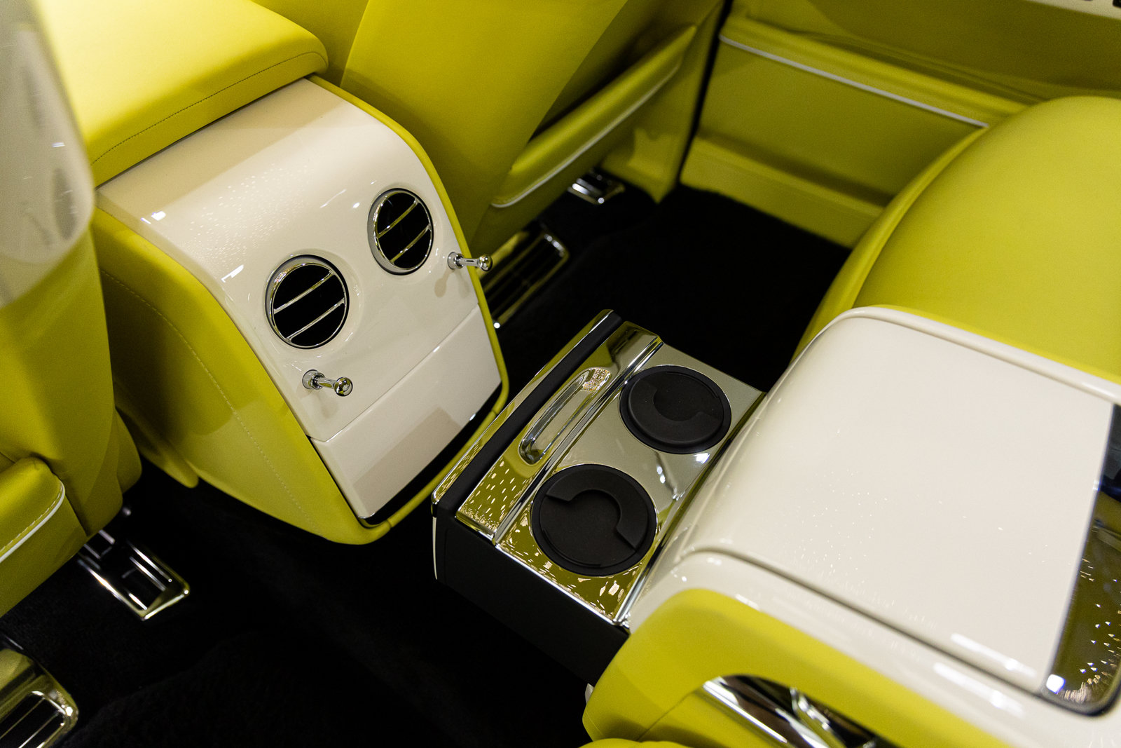 Certified 2024 Rolls-Royce Phantom Sedan w/ The Phantom Package RWD image 63