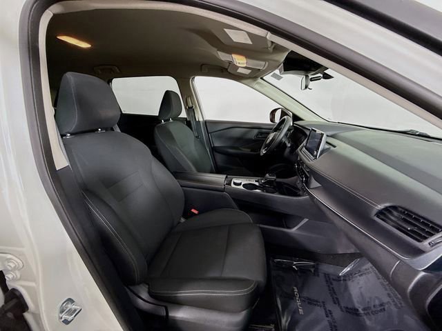 Used 2024 Nissan Rogue S image 25