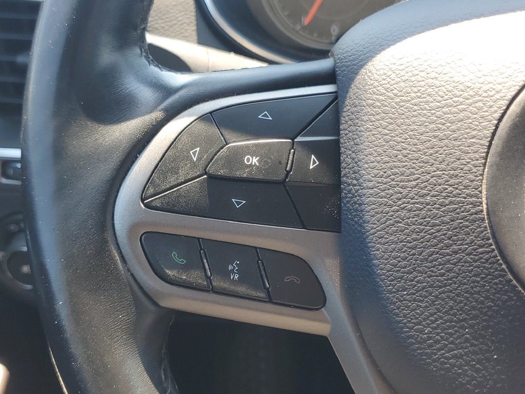 Used 2019 Jeep Cherokee Latitude Plus AWD/4WD image 14