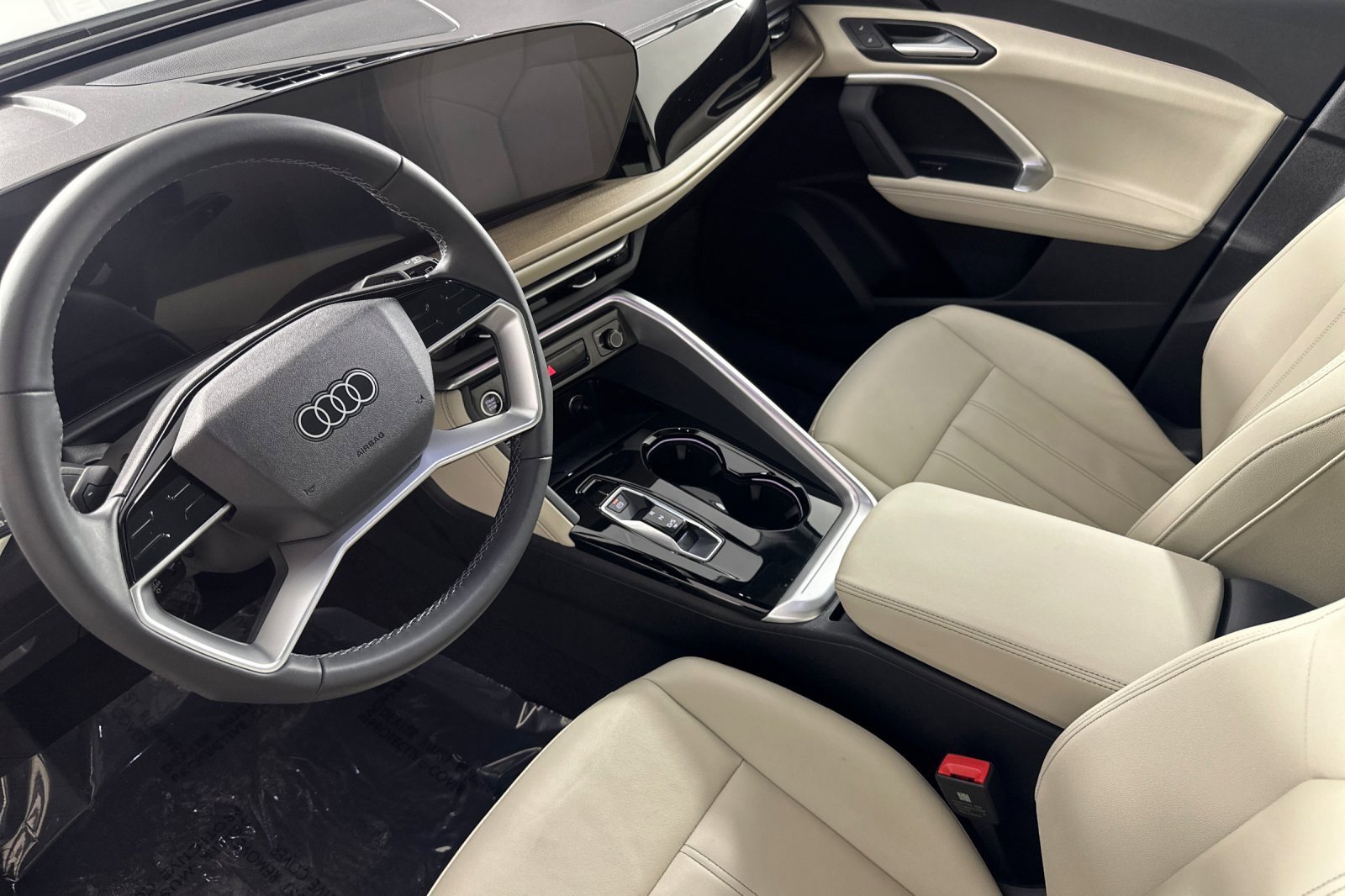 Used 2025 Audi Q5 Premium w/ Convenience Package image 9