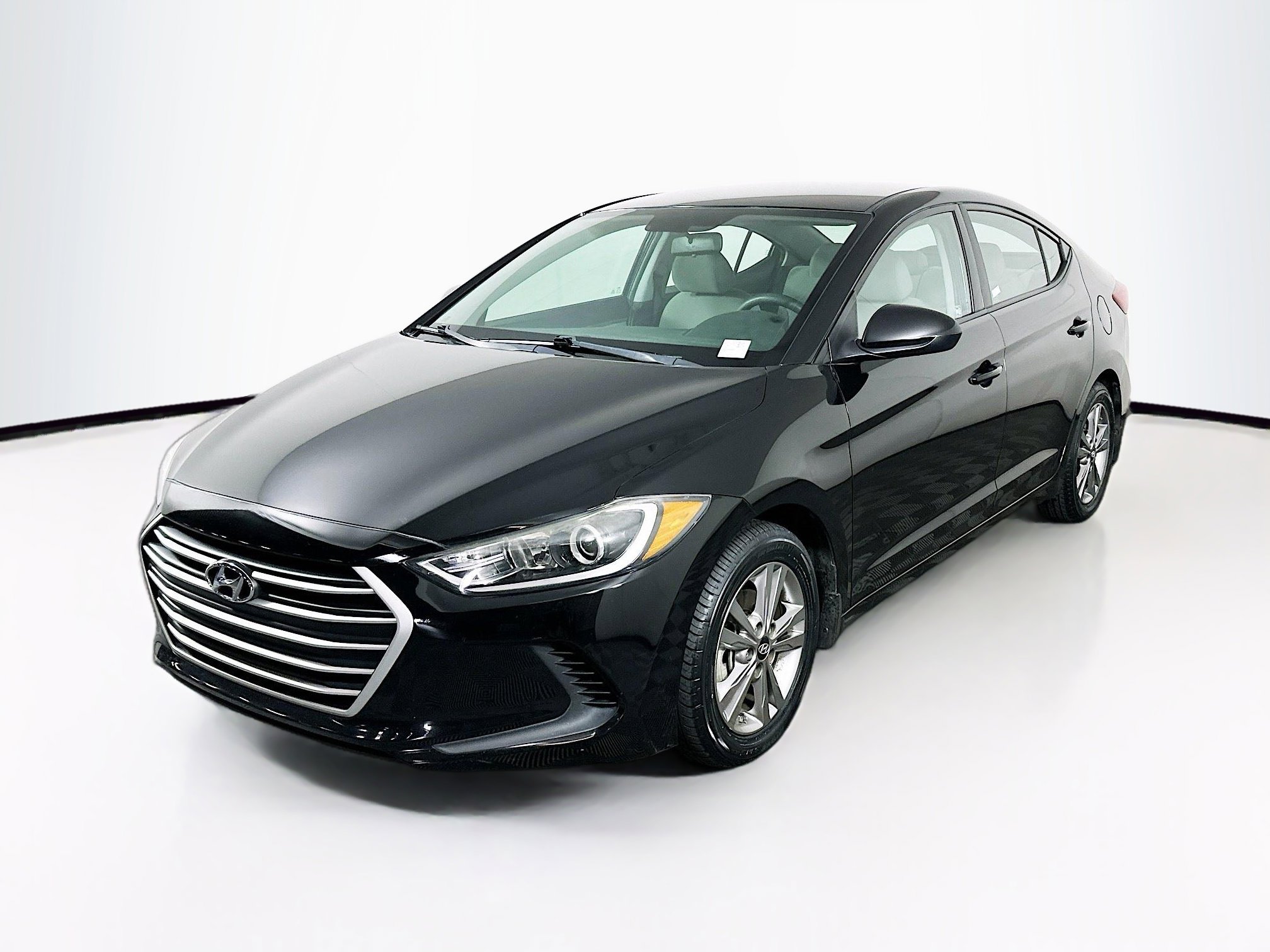 Used 2018 Hyundai Elantra SEL FWD image 3