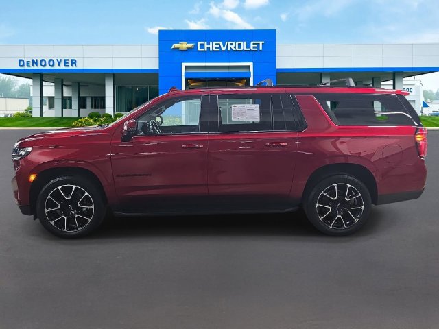 Used 2021 Chevrolet Suburban RST w/ Luxury Package AWD/4WD image 12