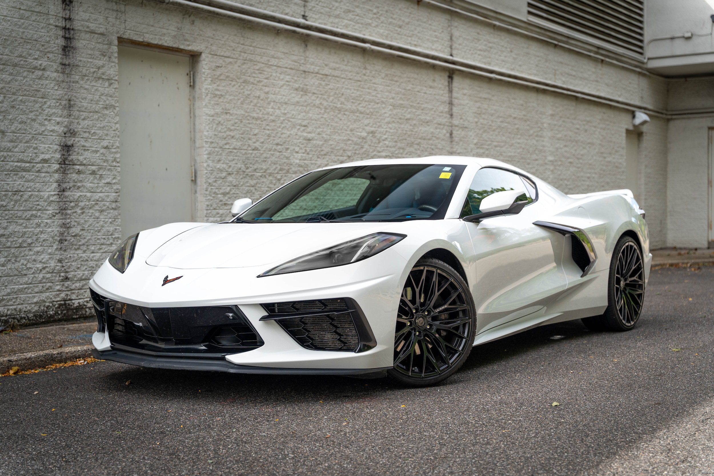 Used 2023 Chevrolet Corvette Stingray Premium Cpe w/ Z51 Performance Package RWD image 2