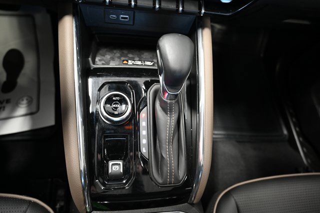 Used 2025 GMC Canyon Denali image 23