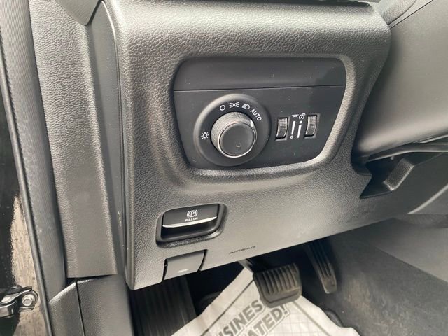 Used 2025 Jeep Grand Cherokee L Altitude AWD/4WD image 24