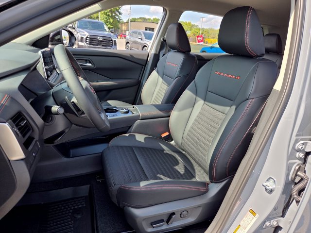 New 2026 Nissan Rogue SV AWD/4WD image 9