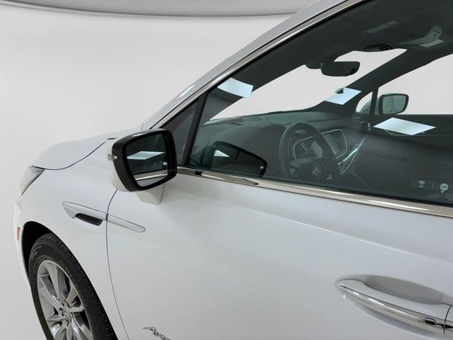 Used 2024 Buick Enclave Avenir w/ Avenir Technology Package image 10