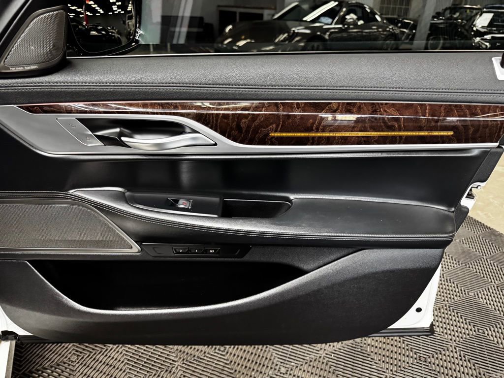 Used 2021 BMW 750i xDrive image 58