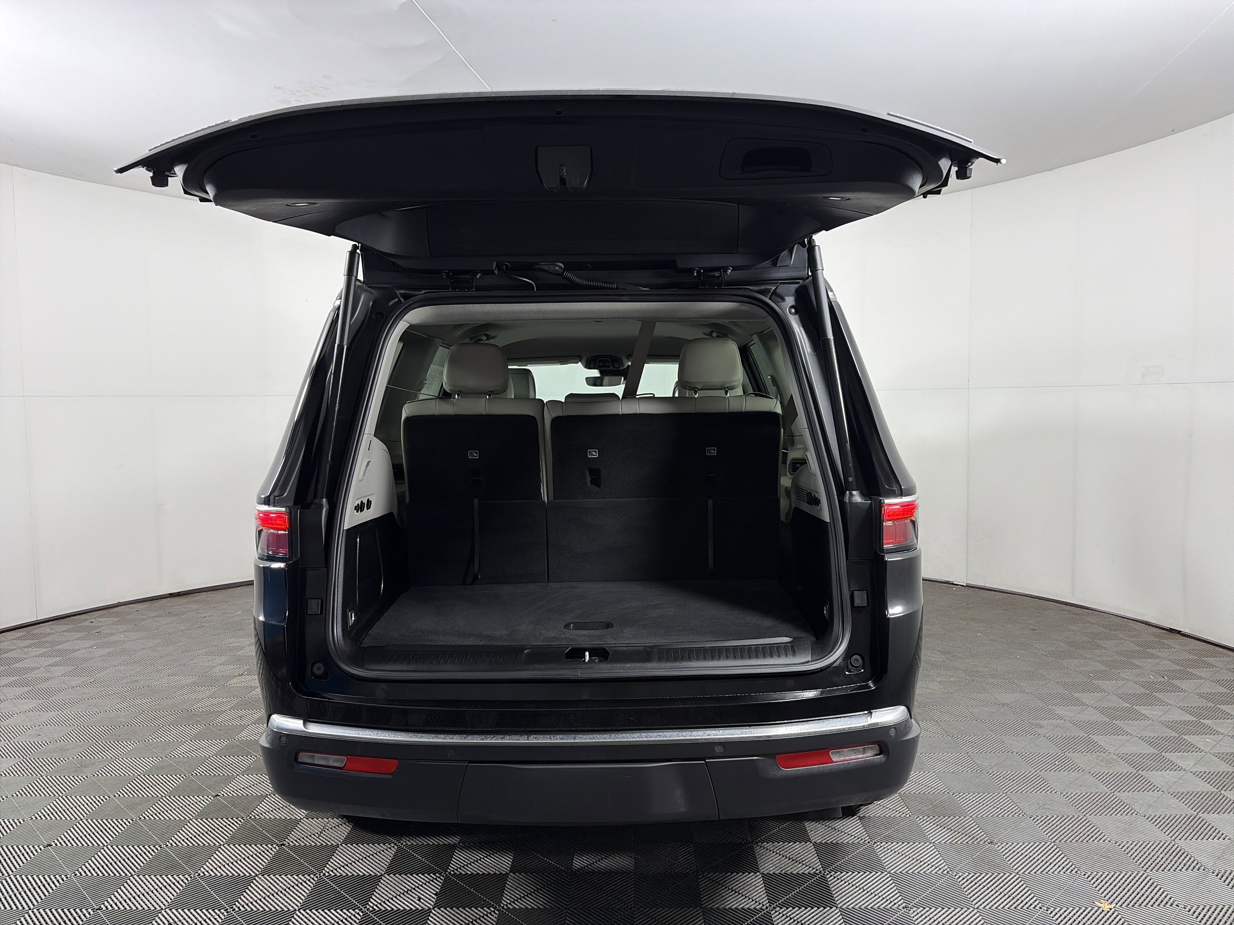 Used 2022 Jeep Wagoneer Series I image 18