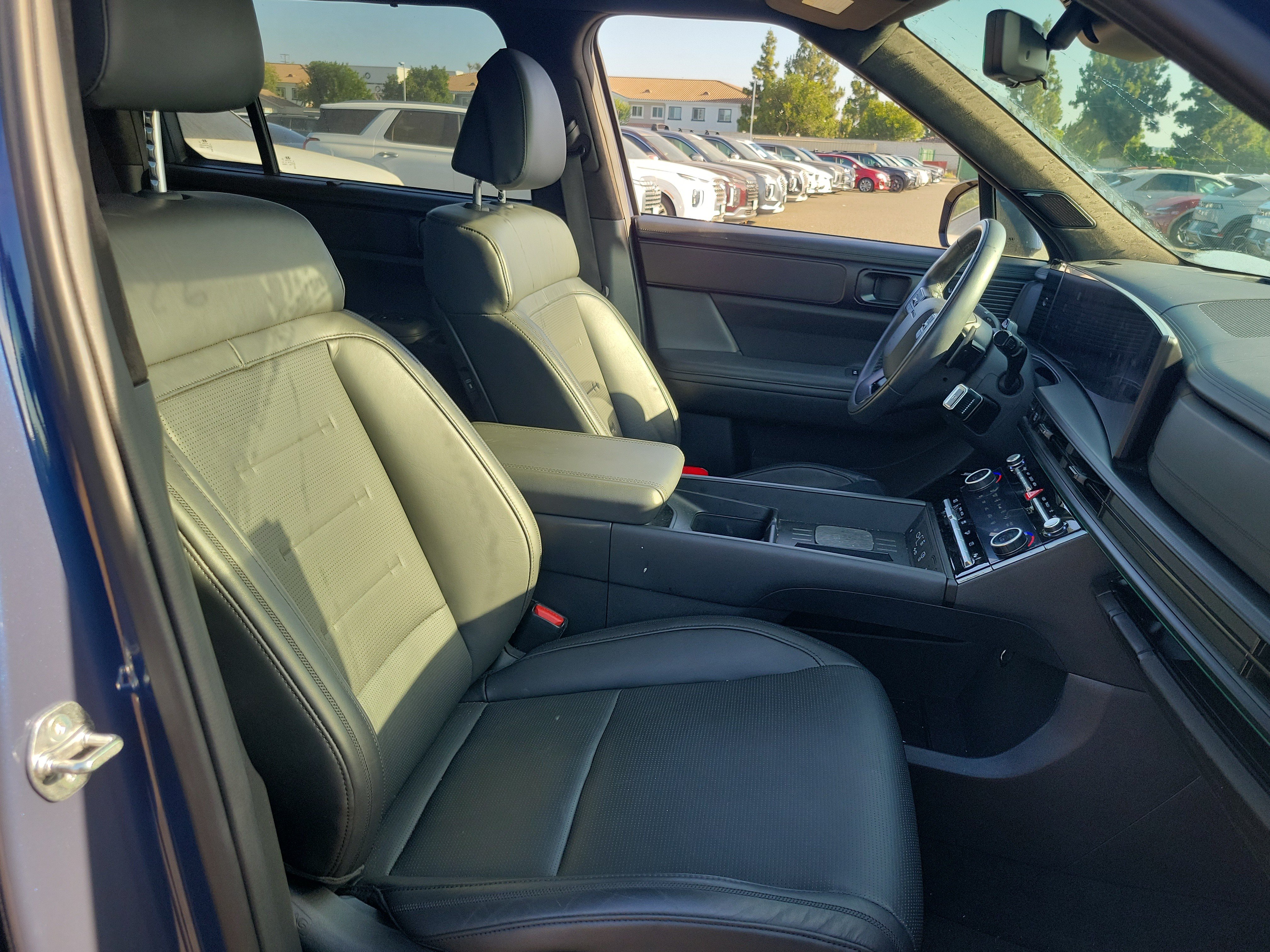 Used 2025 Hyundai Santa Fe Calligraphy AWD/4WD image 22