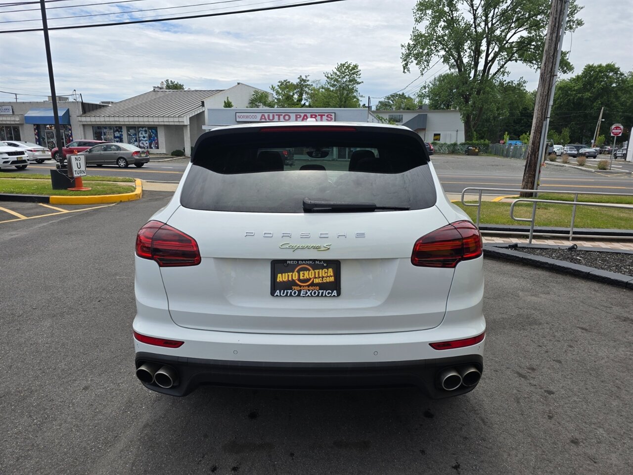 Used 2018 Porsche Cayenne S Platinum AWD/4WD image 14
