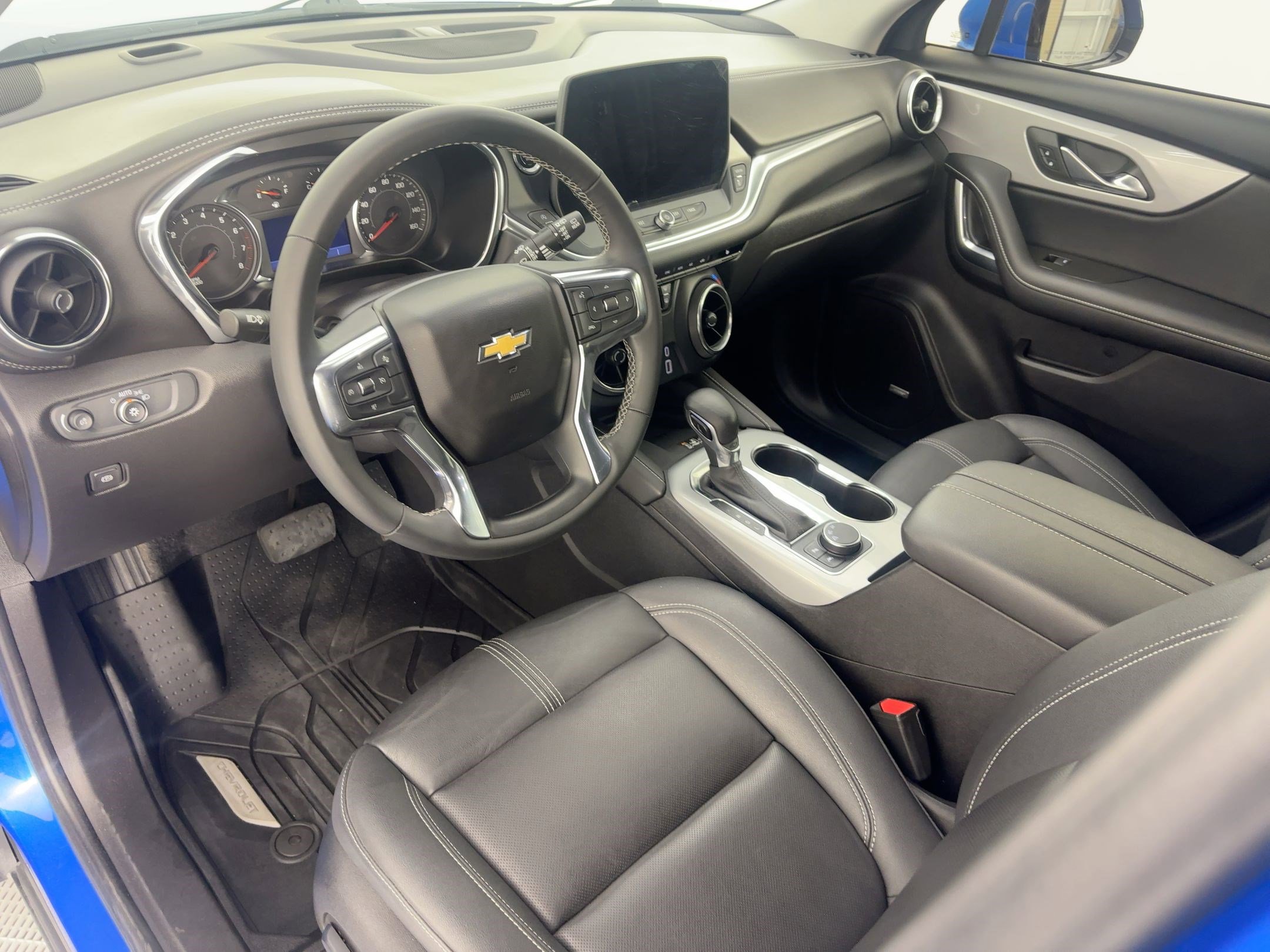 Used 2024 Chevrolet Blazer LT w/ Sound & Technology Package image 4
