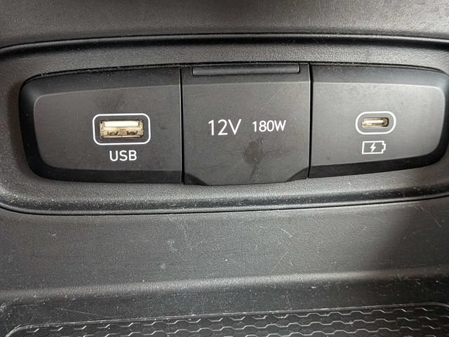 Used 2025 Hyundai Venue SEL FWD image 23