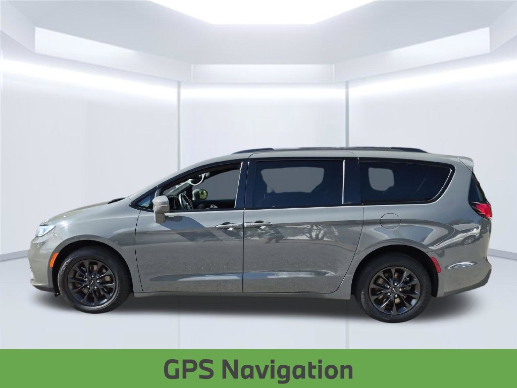 Used 2021 Chrysler Pacifica Limited w/ S Appearance Package AWD/4WD image 2