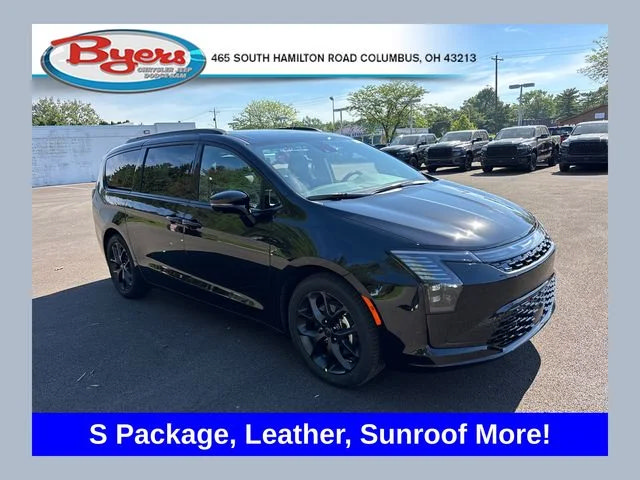 New 2027 Chrysler Pacifica Limited w/ Family Tech Group