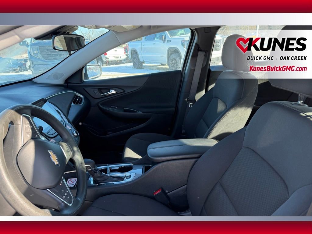 Used 2025 Chevrolet Malibu LT image 7